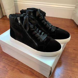 STEVE MADDEN Earnst Black Velvet Sneakers